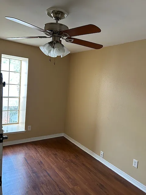 2 bed, 1.5 bath, 1000 sqft, $1,200 — Photo 2