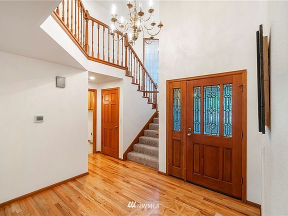 "Honey Im Home"Foyer entry