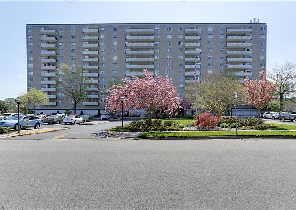 1st image of 7320 Glenroie Ave APT 11L