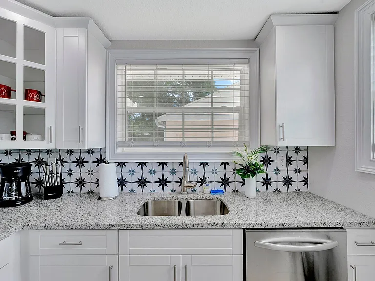 302 W Sligh Ave — Photo 11