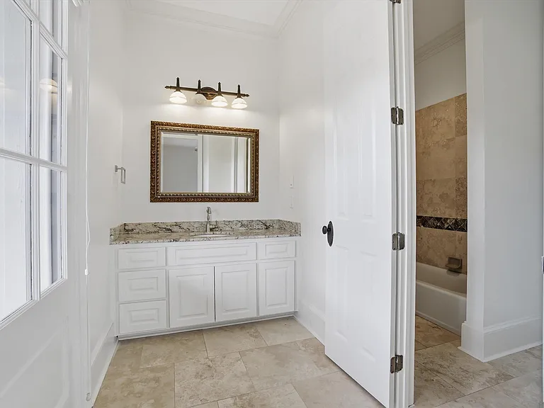 926 Crown Aly — Photo 27