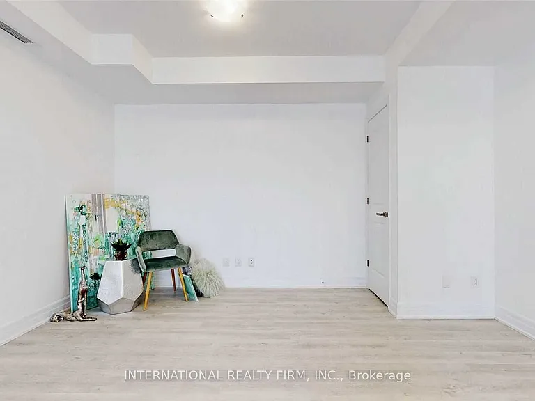 9085 Jane St #516 — Photo 15