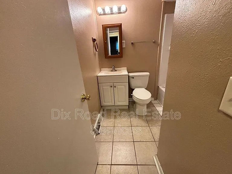 4984 State Route 122 — Photo 16