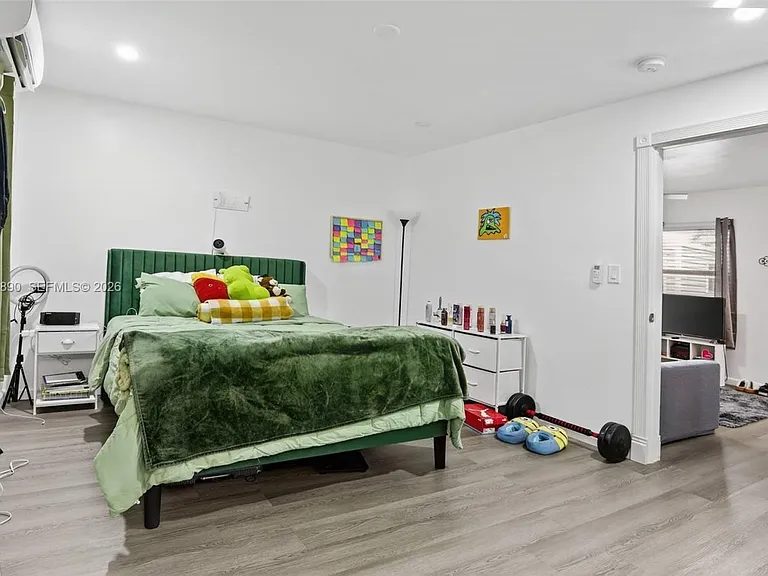 920 SW 30th St #2 — Photo 10