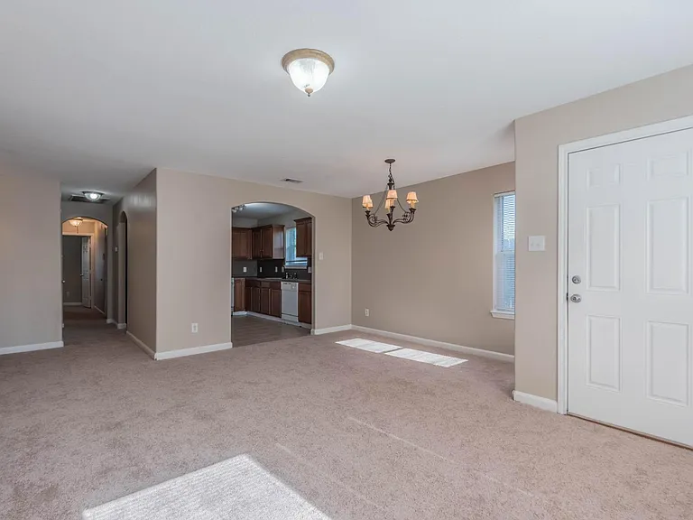 10203 Azalea Vlg — Photo 3