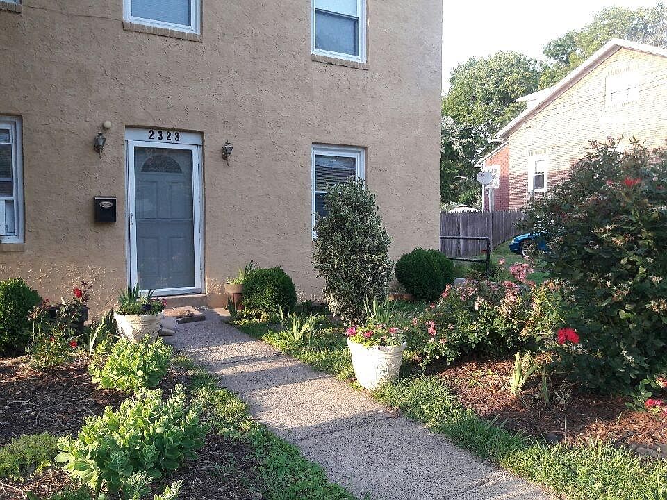 Front view of home