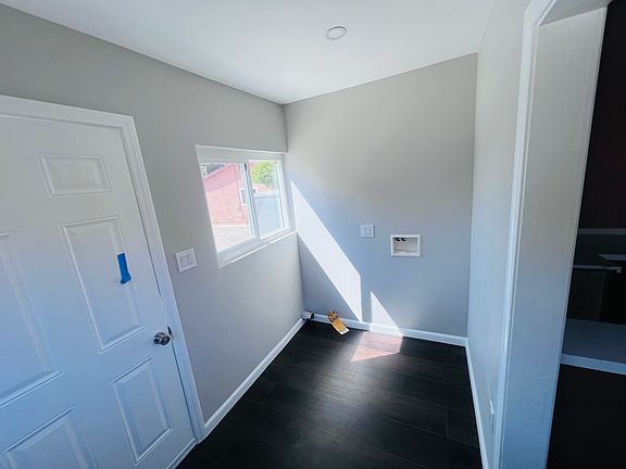 Laundry room with gas hook up.