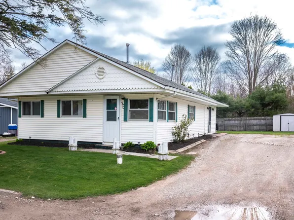 970 Martin Dr, Attica, MI 48412