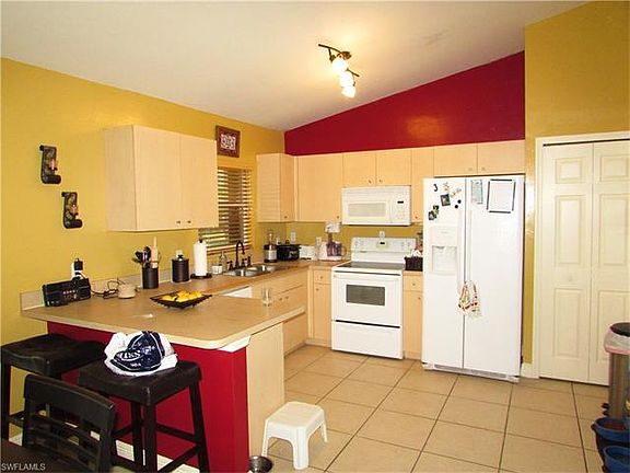5th image of 4375 6th Ave NE