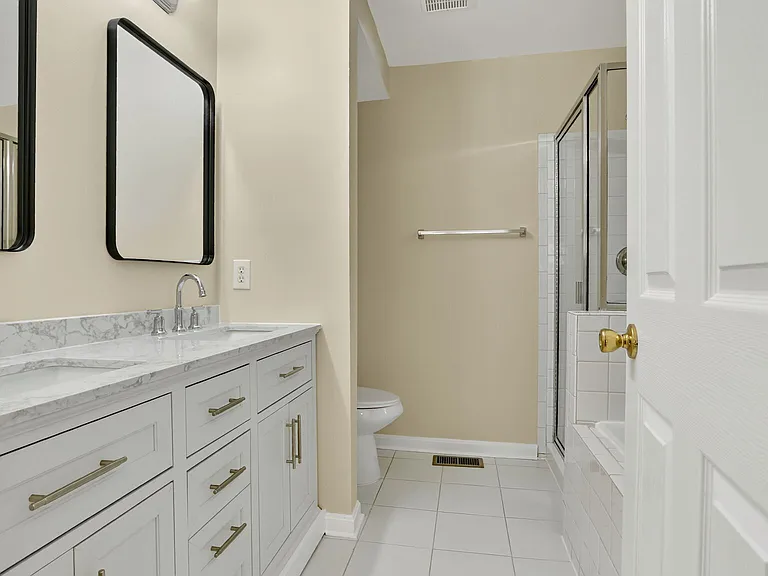 2492 Quick St #103 — Photo 6