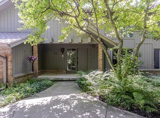 29642 E River Rd, Perrysburg, OH 43551