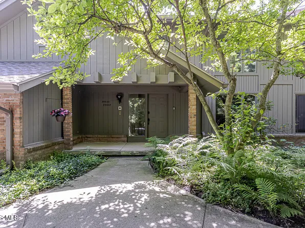 29642 E River Rd, Perrysburg, OH 43551