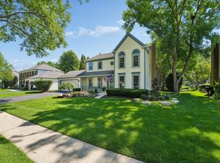 2027 Richton Dr, Wheaton, IL 60189
