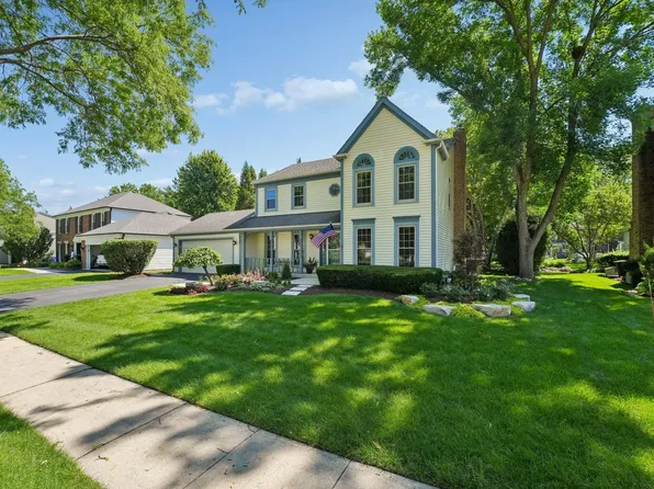 2027 Richton Dr, Wheaton, IL 60189