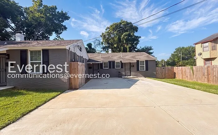129 Majuba Ave