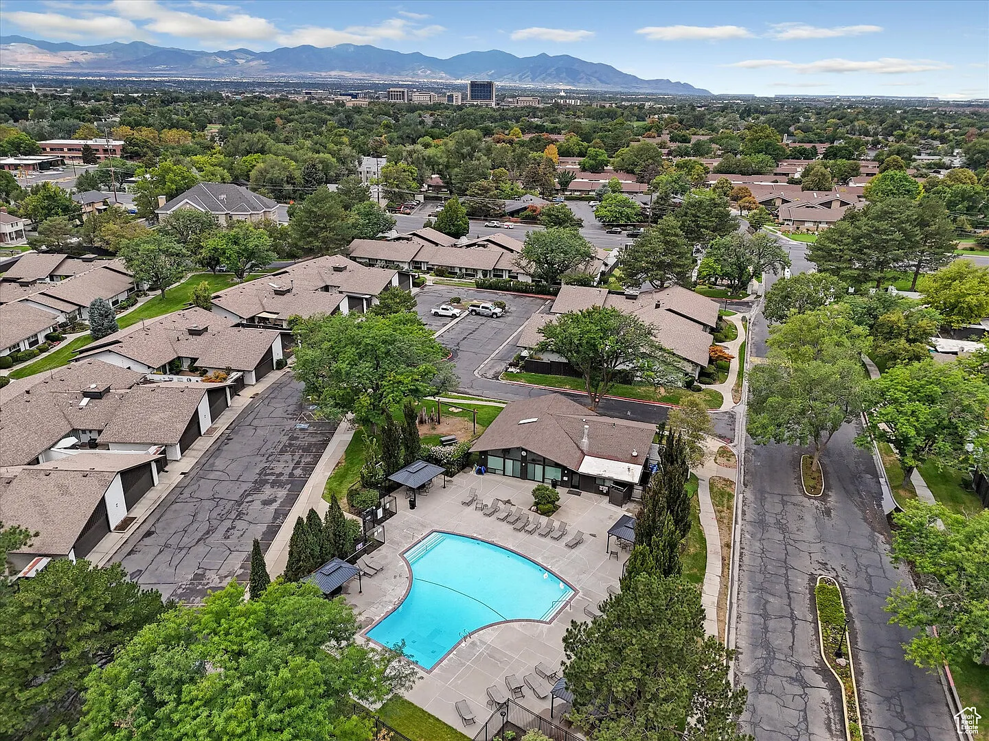 Bright, large condo with easy access to canyons and outdoor activities — Photo 4