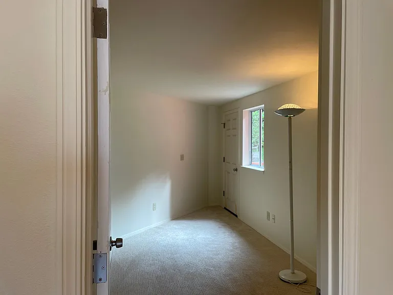 Chelsea Ln — Photo 10