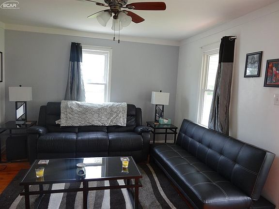 3rd image of 1013 Glendale Ave