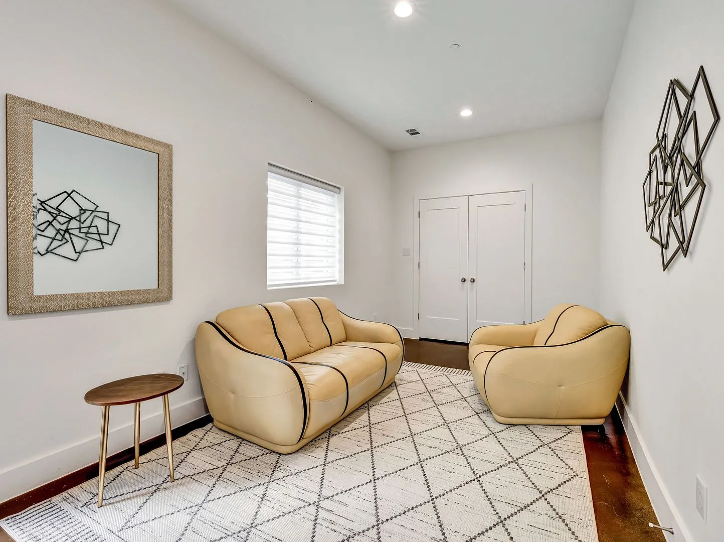 2206 Arroyo Ave Townhomes — Photo 3