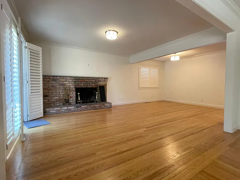 212 Ludell Dr — Photo 8