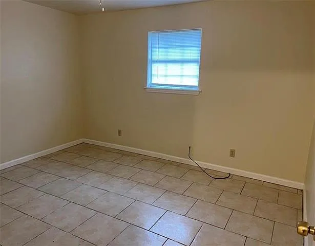 4104 Buchanan St — Photo 7
