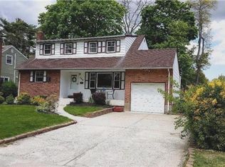 139 Washington Ave, Amityville, NY 11701