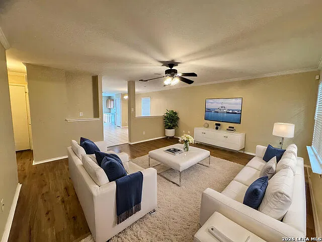 3 bed, 2.0 bath, 1249 sqft, $1,575 — Photo 3
