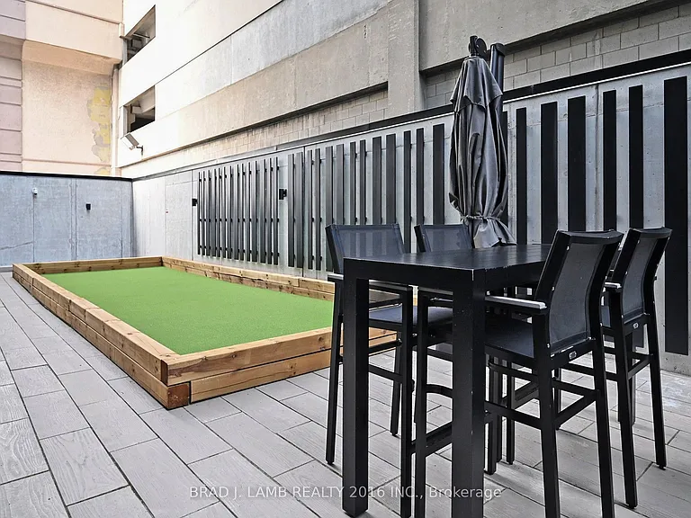 195 McCaul St #1014 — Photo 38