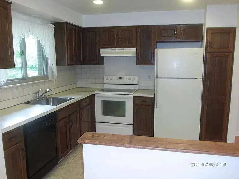 3624 Old Creek Rd — Photo 2