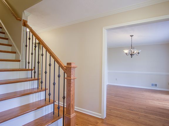 5th image of 1598 Fair Oaks Ln