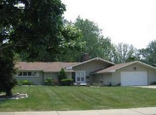 24600 Hazelmere Rd, Beachwood, OH 44122