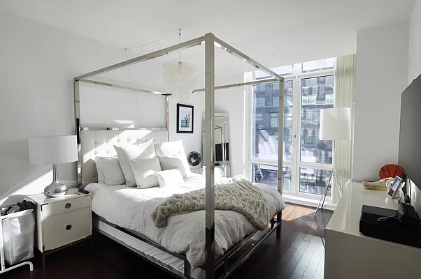 Rented by BLU Real Estate | media 86