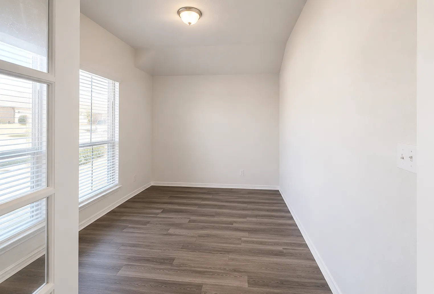 3 bed, 1788 sqft, $1,930 — Photo 2