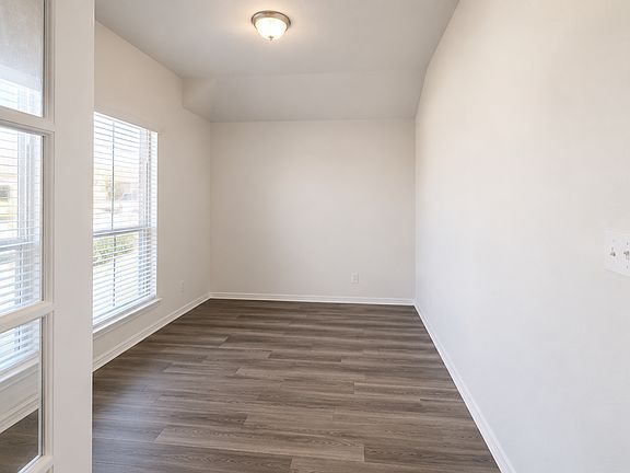 2nd image of 8915 Hidden Oaks Dr
