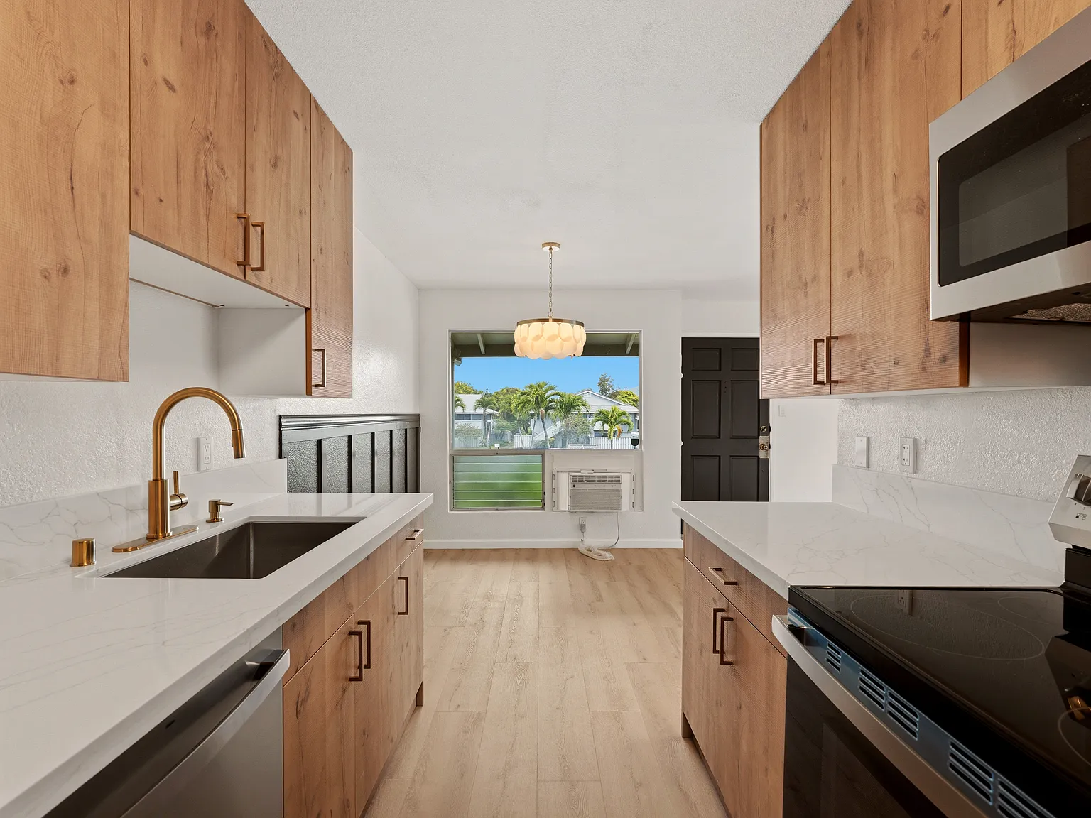 2 bed, 750 sqft, $3,000 — Photo 3