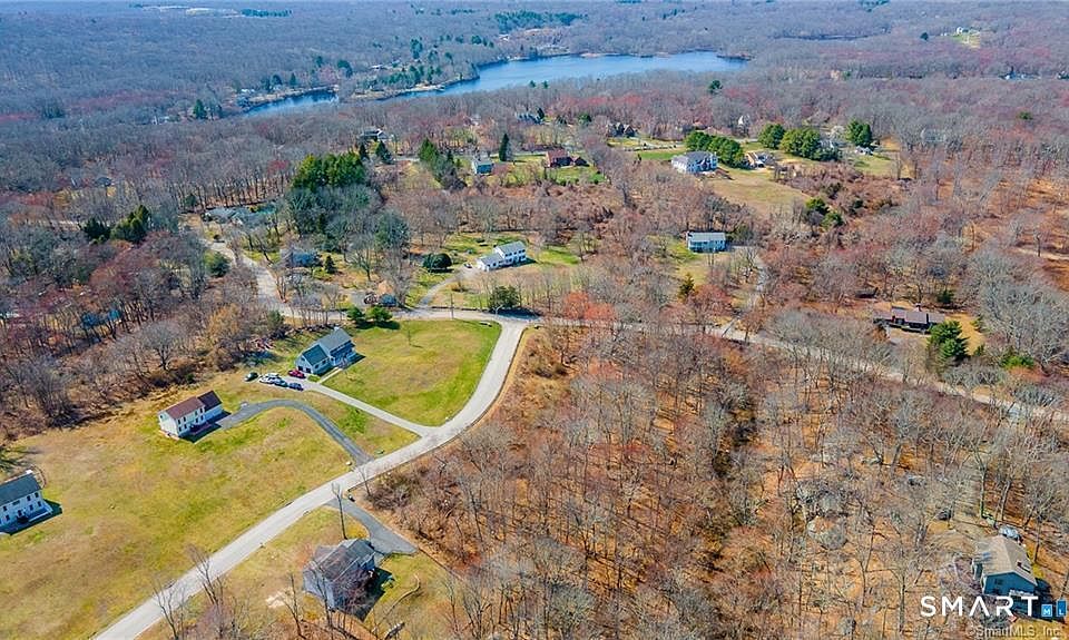 1st image of 2 Fawns Meadow Road