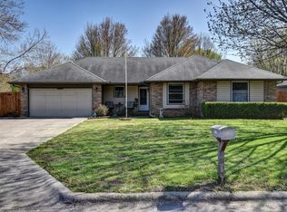 3230 W Primrose St, Springfield, MO 65807