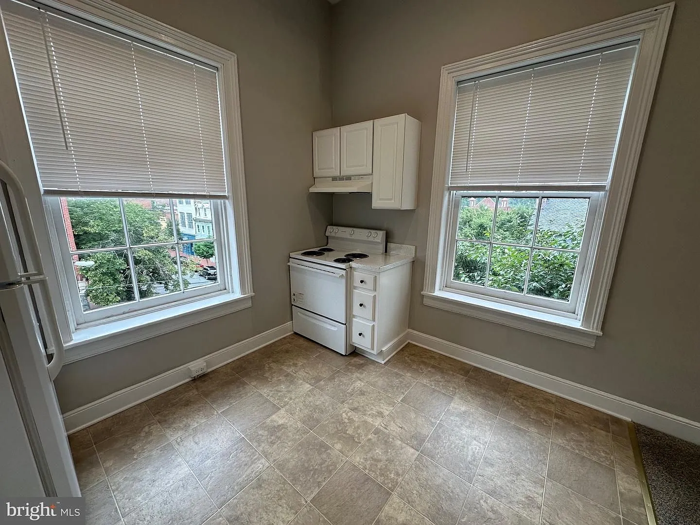 Now Available! 2 Bed 1 Bath Downtown Fredericksburg Apartment — Photo 4