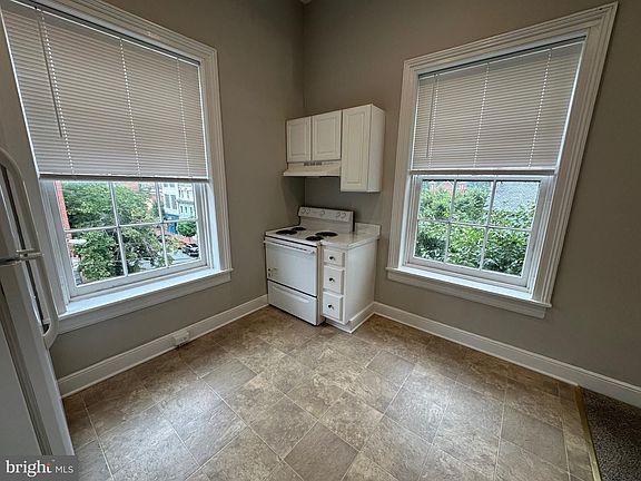 4th image of 200 Hanover St #3A
