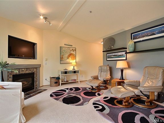 2nd image of 10825 SE 200th St APT D202