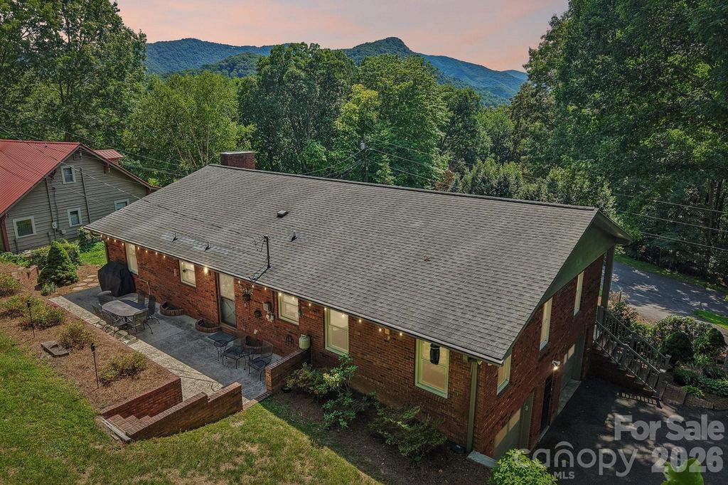 57 Chateau Pl, Waynesville, NC - More