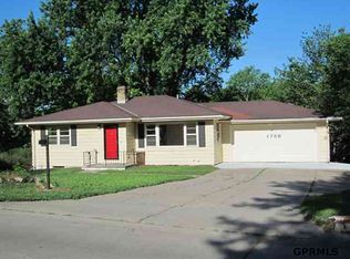 1708 S 93rd St, Omaha, NE 68124