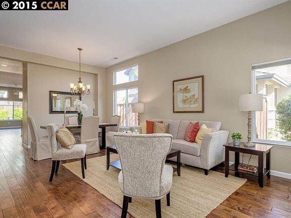 5th image of 146 Blackstone Dr