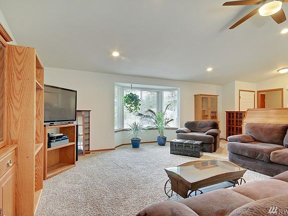 4th image of 21412 132nd St E