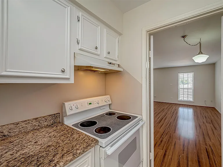 6402 Del Monte Dr #35 — Photo 7