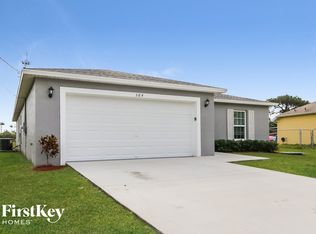 384 SW Ridgecrest Dr, Pt Saint Lucie, FL 34953