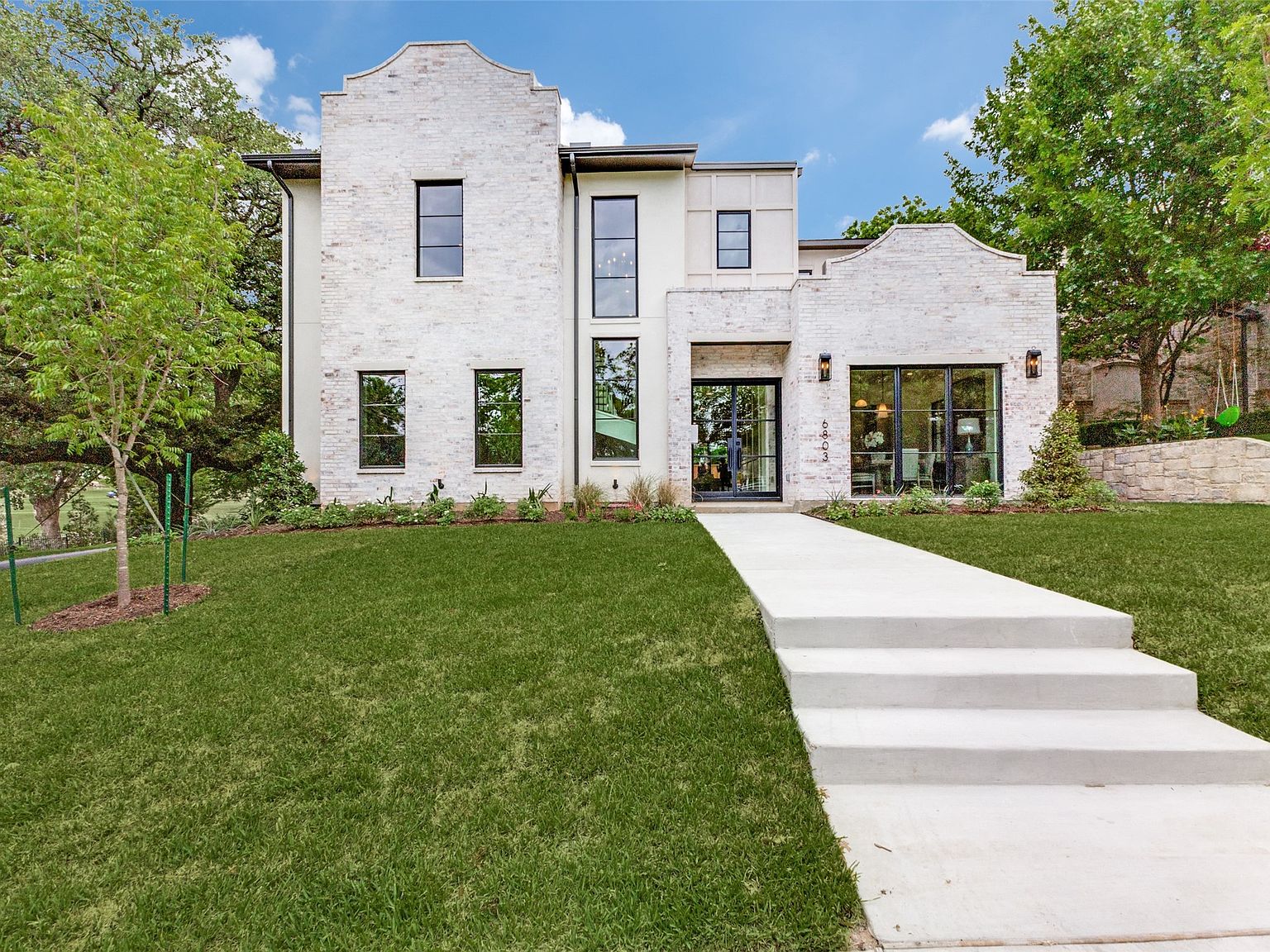 6803 Casa Loma Ave