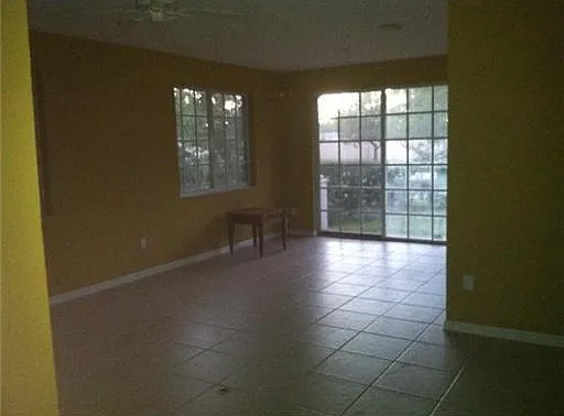 3 bed, 2.5 bath, 1668 sqft, $2,700 — Photo 3