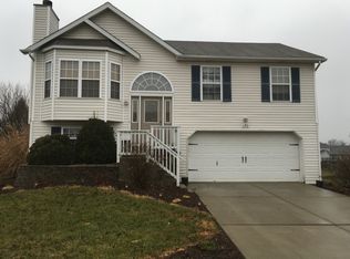 140 Pine Hollow Ln, Collinsville, IL 62234