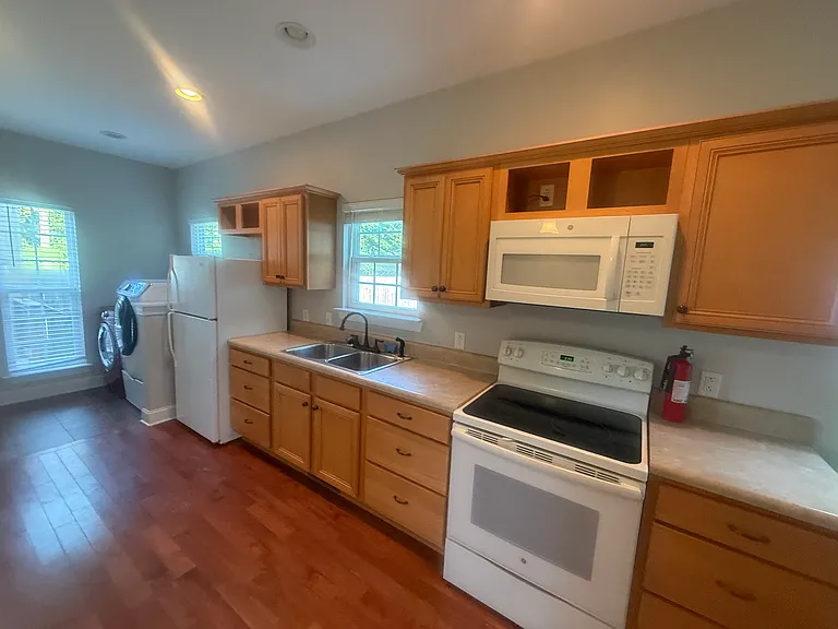 127 Smith St — Photo 8